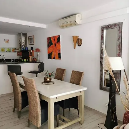 La En Bord De Sur דירה